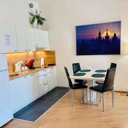 Maria Apartments - Free Parking-3