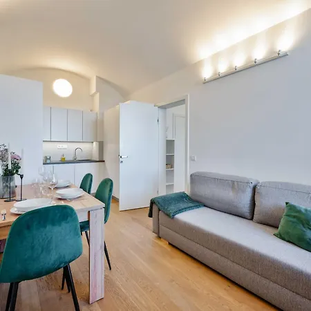 Elegant Apartments Close To Center & Bike Path-2