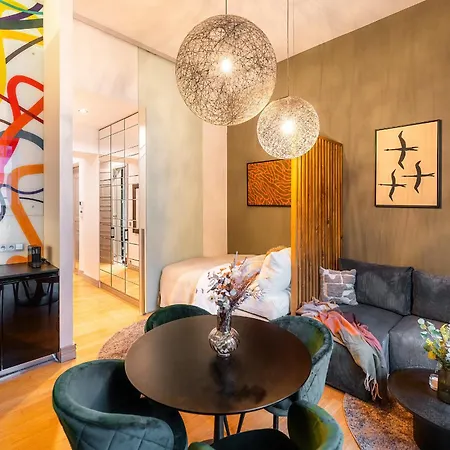 Billionaires Boutique Residence & Premium Suites, Old Town-2