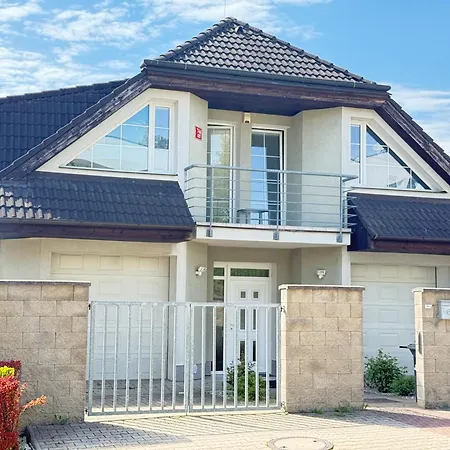 Diamondvilla, 4 Bedroom Apartment, Garden & Spa-3