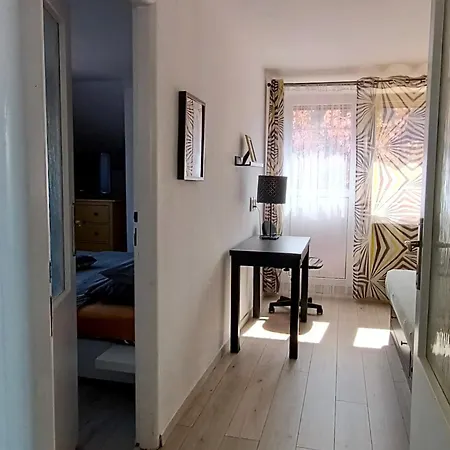 Cozy Gardens Apartments In Prague-2
