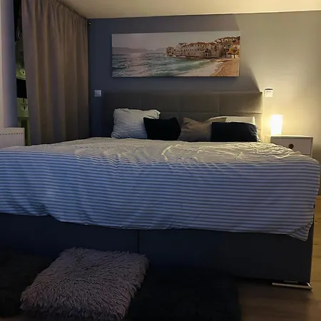 Romantic Apartment By The City Center-2
