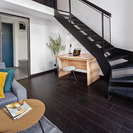 2-Room Loft-Apartments I 6 Guests I Metro I Karlin-2