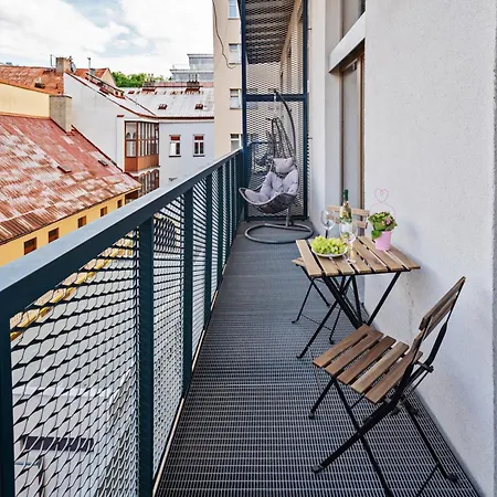 2-Room Loft-Apartments I 6 Guests I Metro I Karlin-2