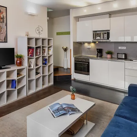 4 Arts Apartments By Adrez-3