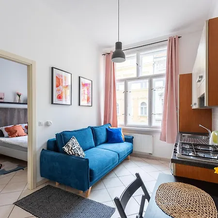 Tyrsova Apartment Near Vinohrady - Self Check In-2