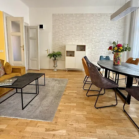 No1 Style & Design Xxl City Centre Apartment-2