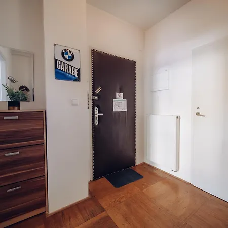 Downtown 2Bd Riverside Apartment Near Dancing House-2