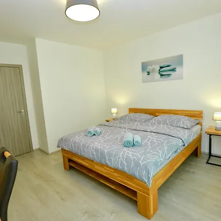 Modern Apartment • Garden • Near The City Center-3