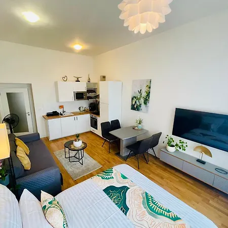 Prague 1 Center Modern 2Br Apartment With Panoramic Museum View And King Bed-3