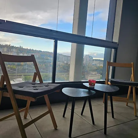 Prague Centre Luxury Apartment & Parking - With Large Glass Balcony-3