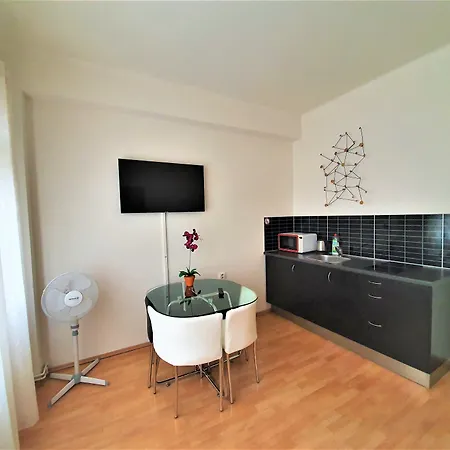 Epstein Apartments-3