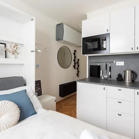 Modern Studios With Paid Parking Steps From Wenceslas Square By Easybnb Premium-3