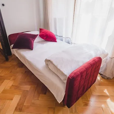 King Charles Apartment-3
