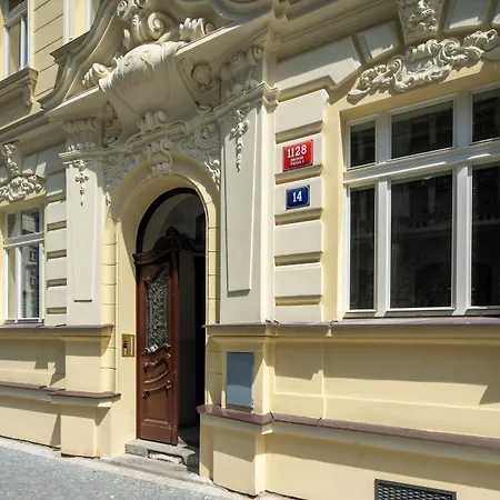 Amazing Apartment Zborovska-2