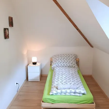 Ubytování nad kostelem pro ženy-2