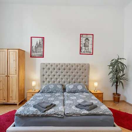 Old Town Home Prague Apartments - Just Steps From Old Town Square-3