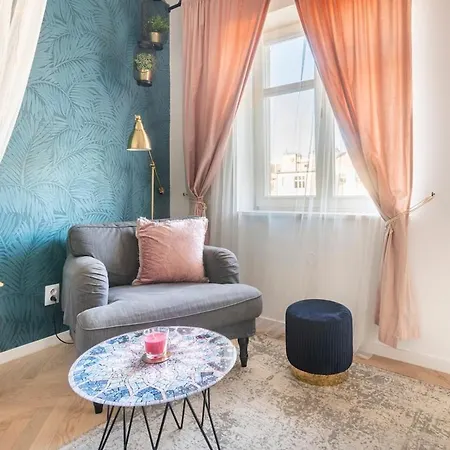 Romantic Designer Apartment Prague-2