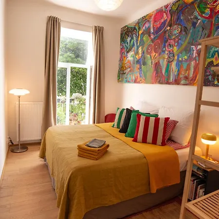 Green Balcony & King Size Bed-2