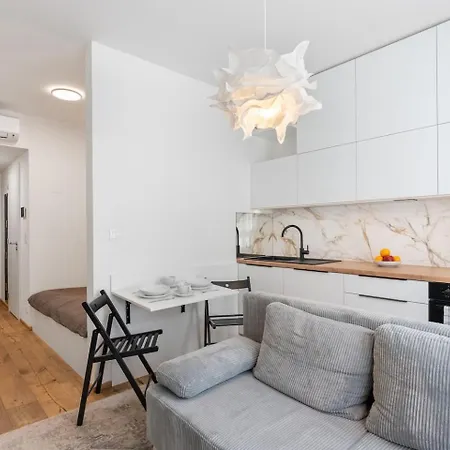 Real Living By Refa Karlin 307-3