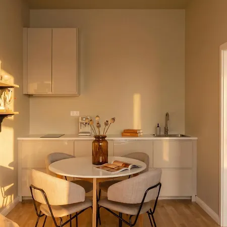 Turnkey I Karlin Square Apartments-3