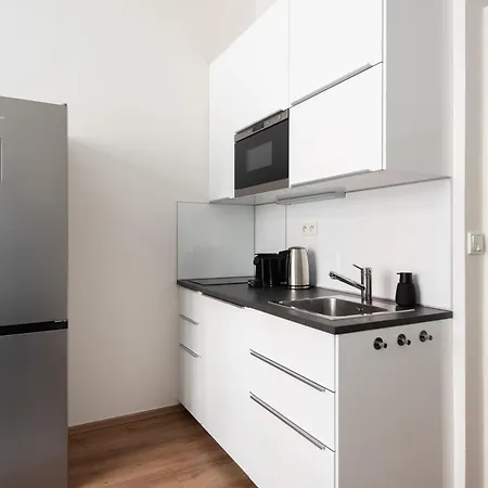 Bright Studios Near Old Town & Excellent City Access By Easybnb Premium-3