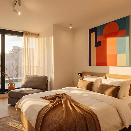 Turnkey I Henry'S Tower Apartments-3