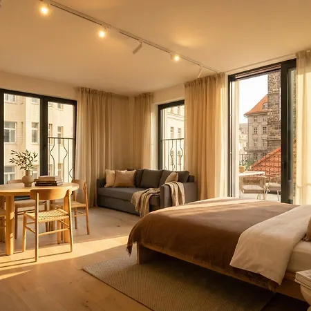 Turnkey I Henry'S Tower Apartments-3