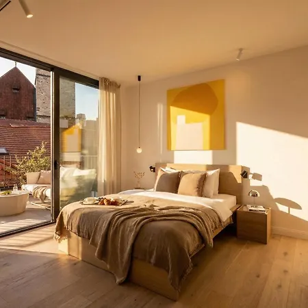 Turnkey I Henry'S Tower Apartments-3
