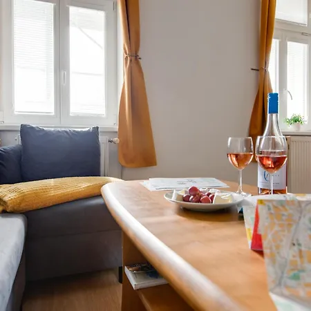 Sunshine Apartment Near The City Center-2