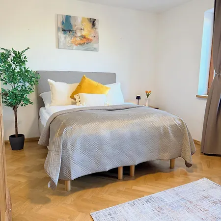 Familyvilla, New 4 Luxury Big Apartments, Parking-2