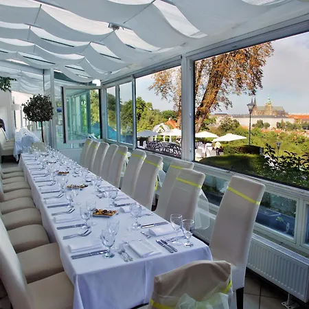 Nebozizek Hotel a Restaurant-3
