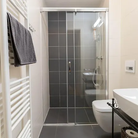 Stay Inn Apartments Krakovska-3