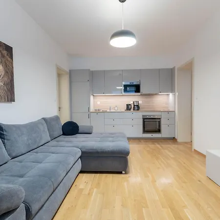 Stay Inn Apartments Krakovska-2