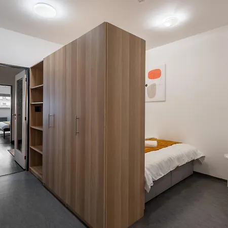 Spacious Family Apartments With Balcony I Metro I Karlin-3