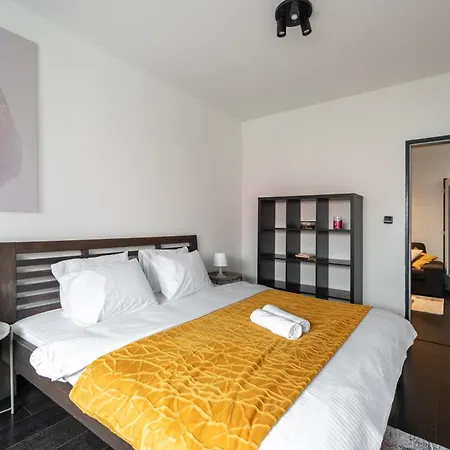 Spacious Family Apartments With Balcony I Metro I Karlin-2
