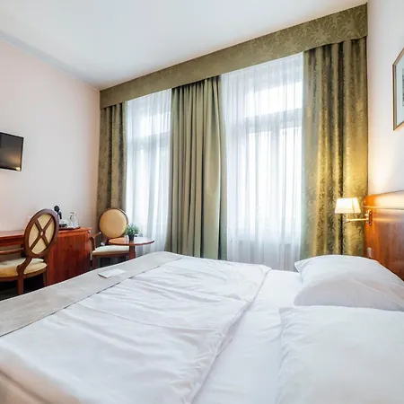 Hotel Raffaello-3