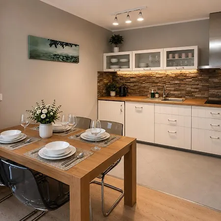 Apartments In Residence Garden Towers-3