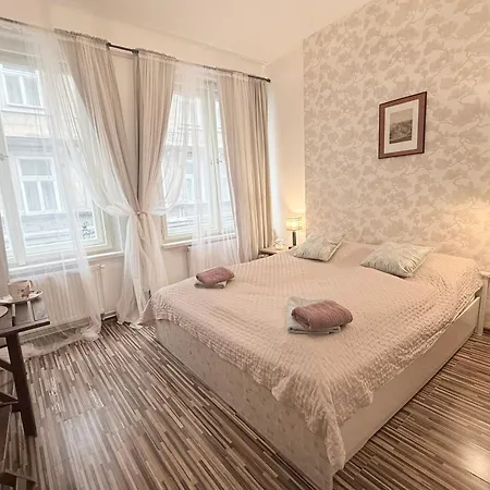 Prague Old Town Apartment Benediktska 6-2