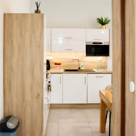 Sunday Light Cozy Family Apartment For 8 - Prague Castle - Parking By Ap-2