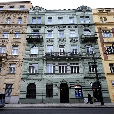 Historic Centre Apartments V-3