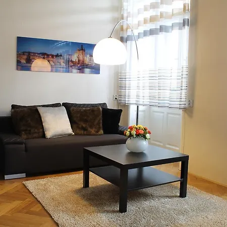 Royal Prague Apartment Celakovskeho Sady-3