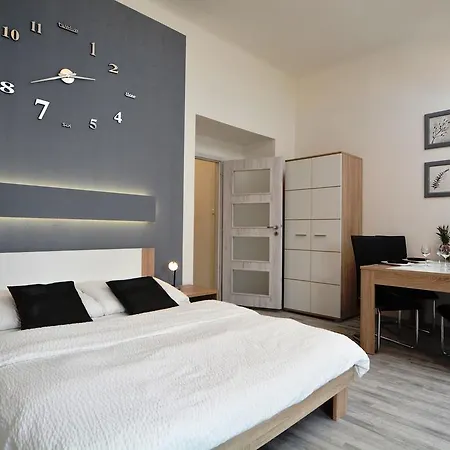 Navratilova Apartments-3