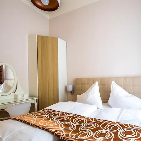 Bourgeois Apartment In Cultural Heritage Building By Ruterra-3