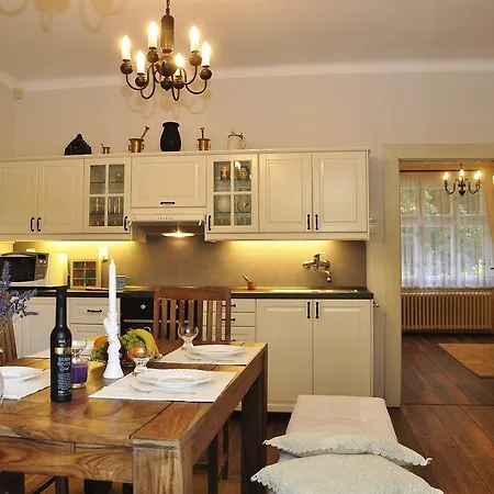 Atmospheric Quiet Apartment-2