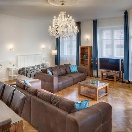 Smetanovo Nabrezi - Riverview Old Town Apartment-3