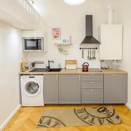 Pinkova Apartments-3
