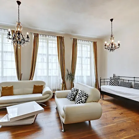 Historic Centre Apartments II-3