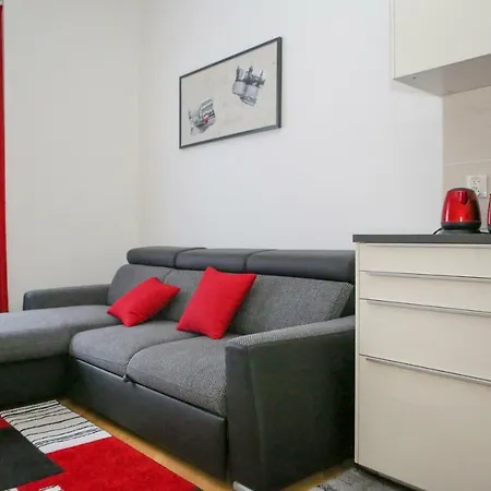 Stylish Apartment Flora-3