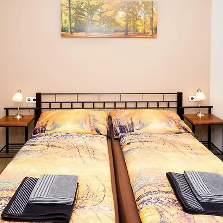 Apartment Four Year Seasons - Walkable To Centre, Metro And Riverside-2
